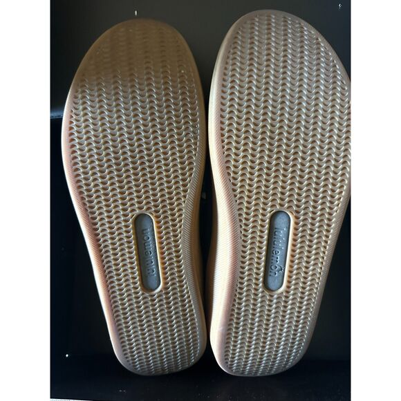 Lululemon Men’s Cityverse Sneaker – Grey/Ceramic – Size 12.5 – Deadstock - Used - Picture 6 of 10